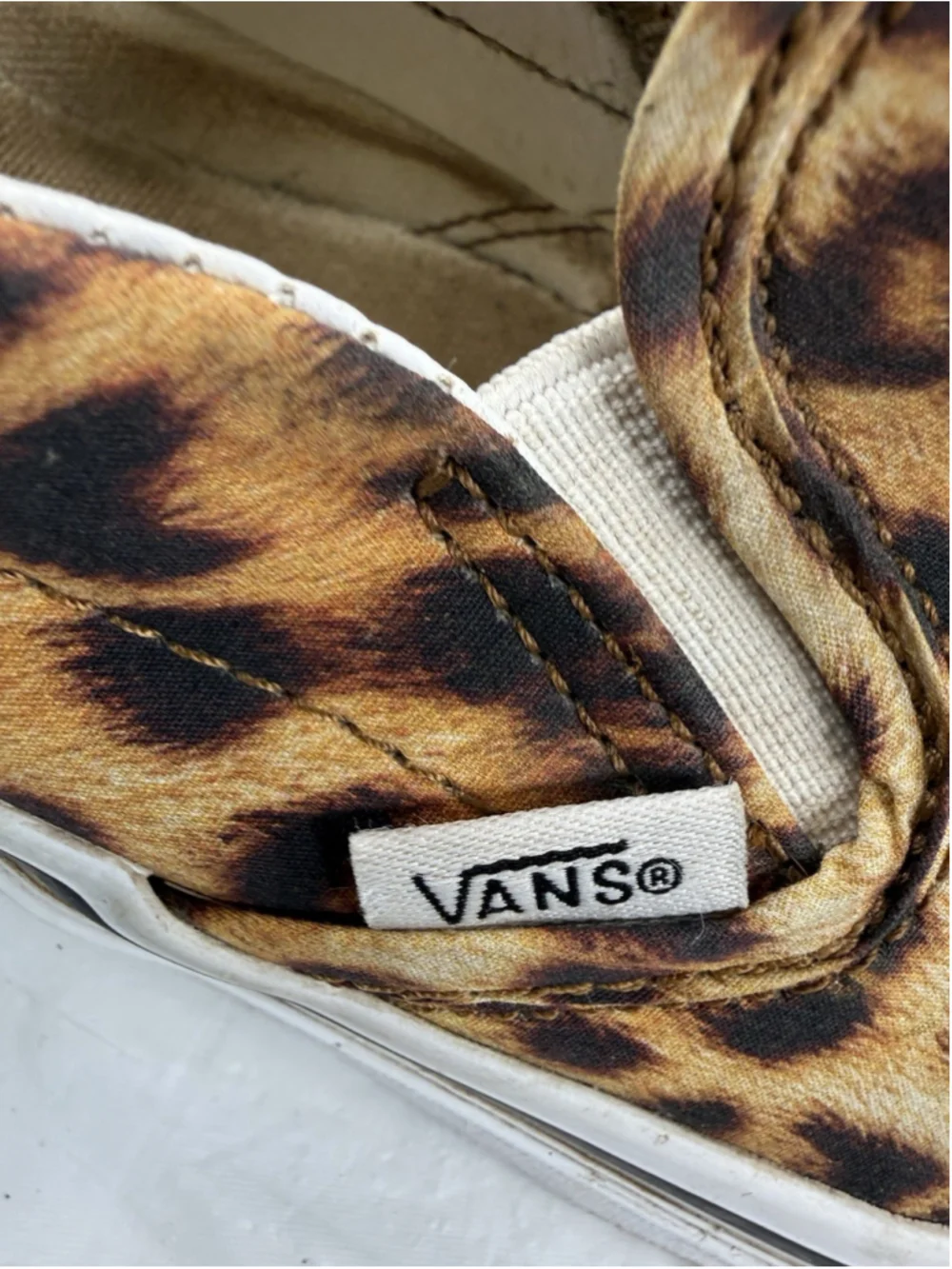 Vans Slip On Leopard Womens Size 7 Animal Print Shoes Skateboarding Casual